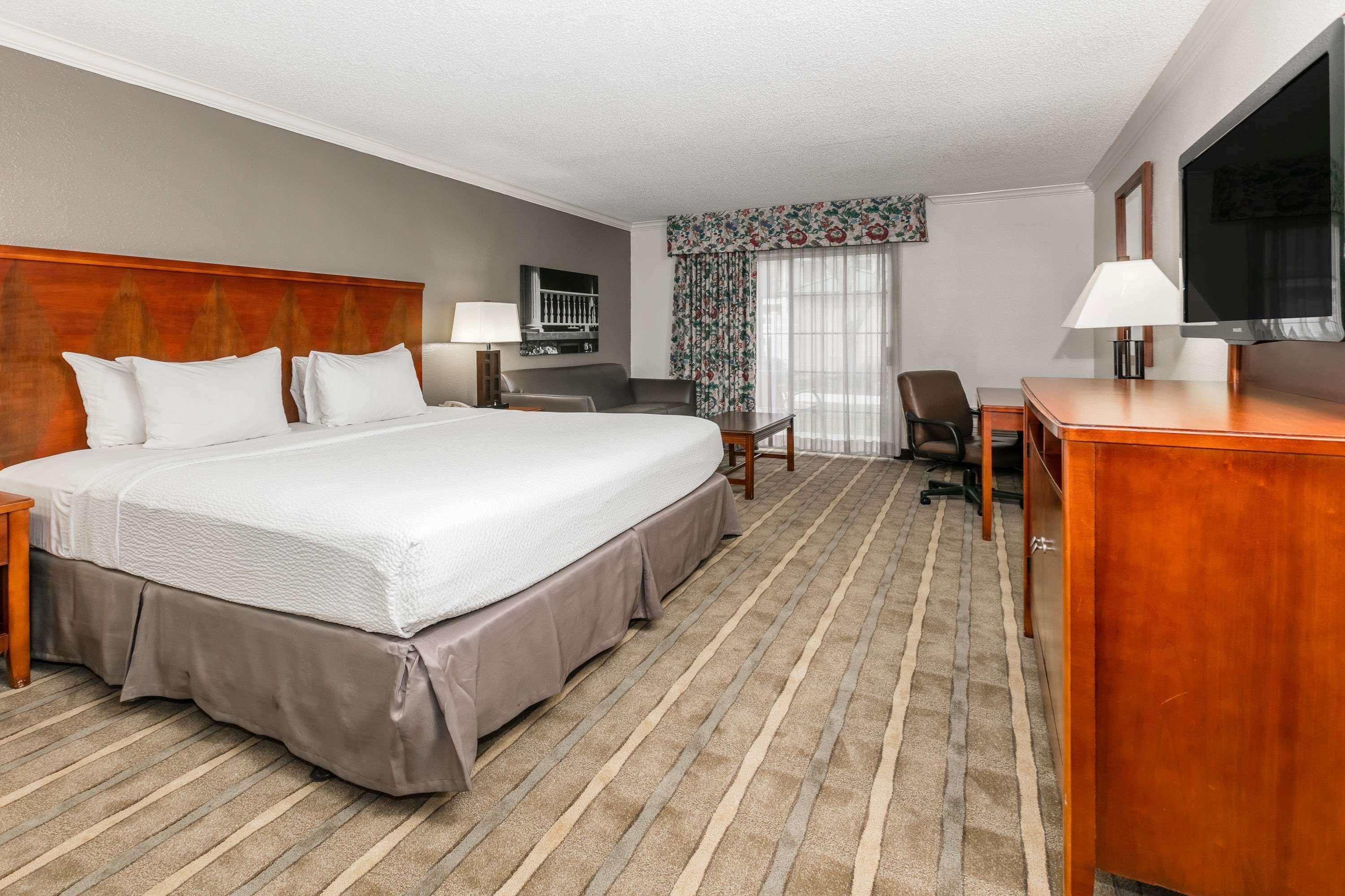 Richmond Inn And Suites Baton Rouge College Drive Екстериор снимка